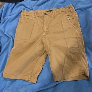 American Eagle, Tan cargo shorts.